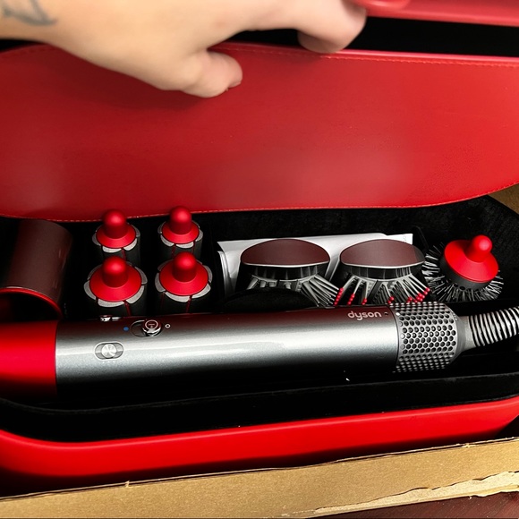 Dyson AIRWRAP. - Picture 2 of 3